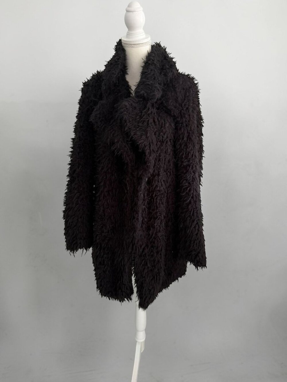 SHILLA Black Synthetic Fur Shearling Coat Size Large